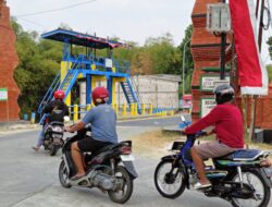 Menutup Pandangan Pengguna Jalan